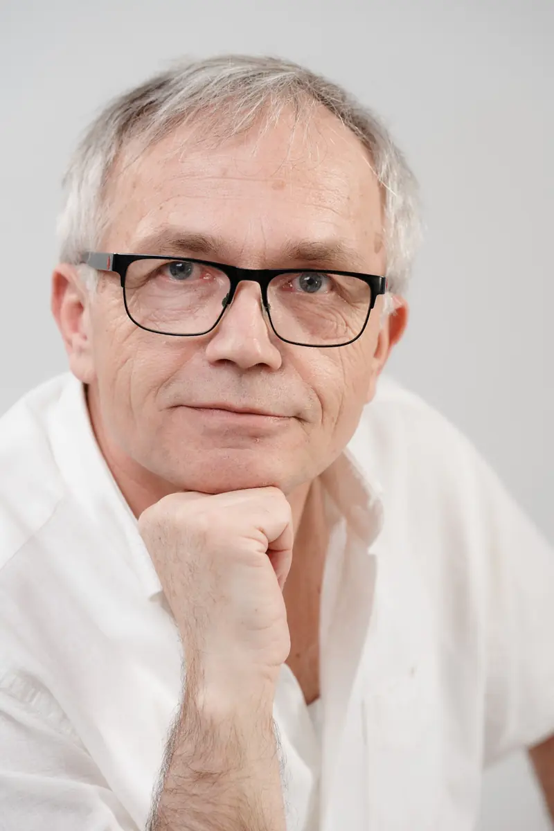 Stefan Podedworny — autor książki „Cicha manipulacja na talerzu”